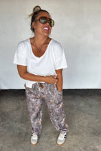 Load image into Gallery viewer, Scuba Camo Joggers