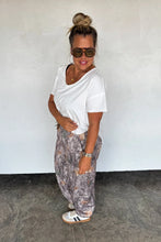 Load image into Gallery viewer, Scuba Camo Joggers