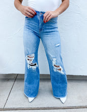 Load image into Gallery viewer, Perfect Fit Lightwash Wide Leg Jeans