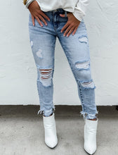 Load image into Gallery viewer, Billie Distressed Skinny Jean