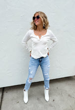 Load image into Gallery viewer, Billie Distressed Skinny Jean