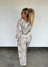 Load image into Gallery viewer, Drift Away Camo Joggers
