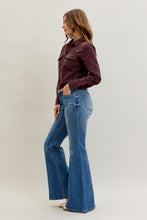 Load image into Gallery viewer, Jacqueline Flare Judy Blue Jeans
