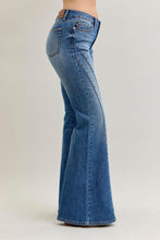 Load image into Gallery viewer, Jacqueline Flare Judy Blue Jeans
