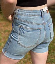 Load image into Gallery viewer, Cool Denim Judy Blue Shorts
