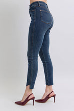 Load image into Gallery viewer, Tummy Control Step Hem Judy Blue Jeans
