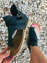 Load image into Gallery viewer, Scarlett Black Strappy Sandals • Very G *Final Sale
