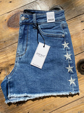 Load image into Gallery viewer, Side Star ⭐️ Judy Blue Shorts *Final Sale*
